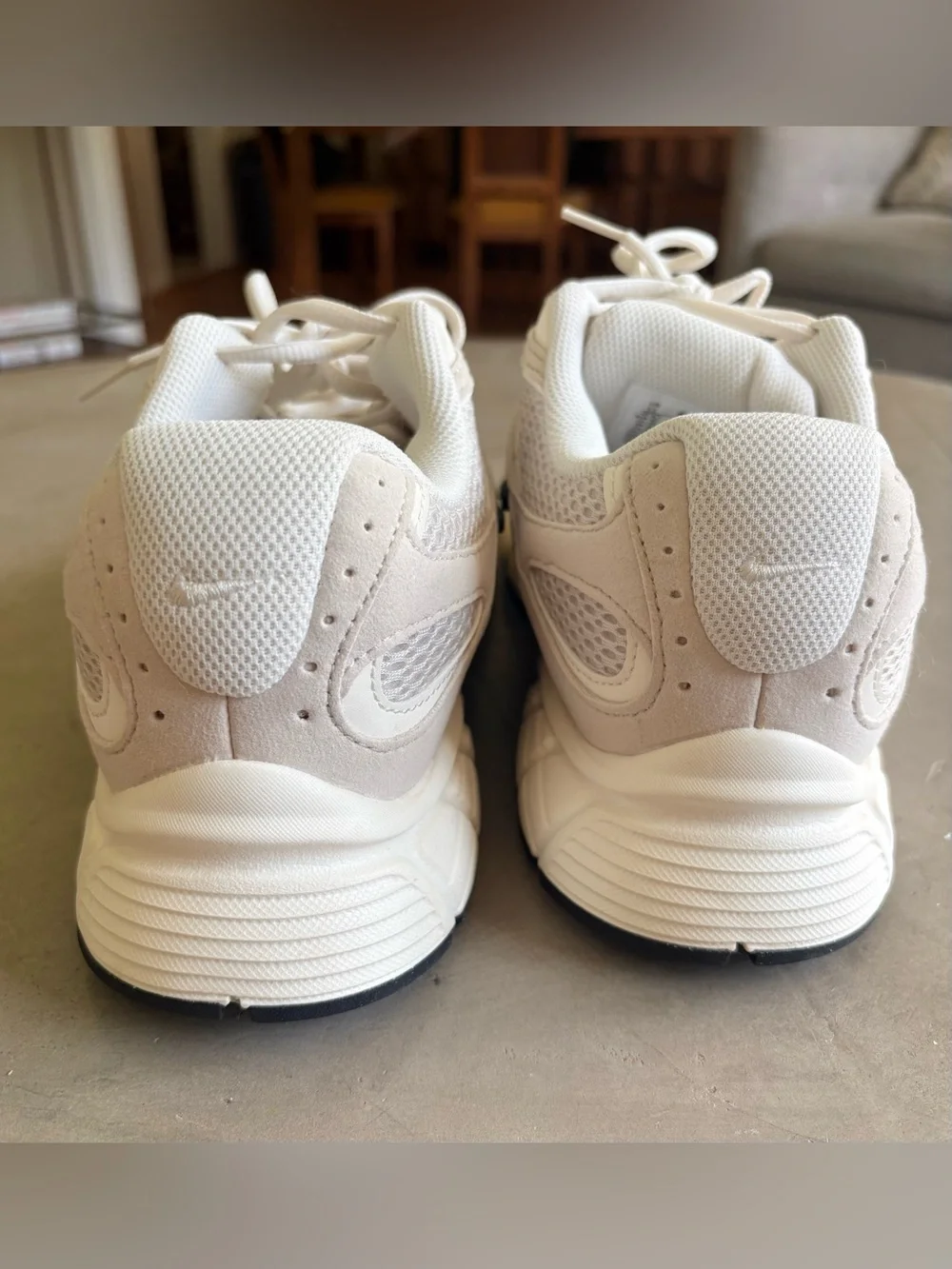Nike V5 RNR Women’s Sneakers Size 11 Natural Ivory Black
